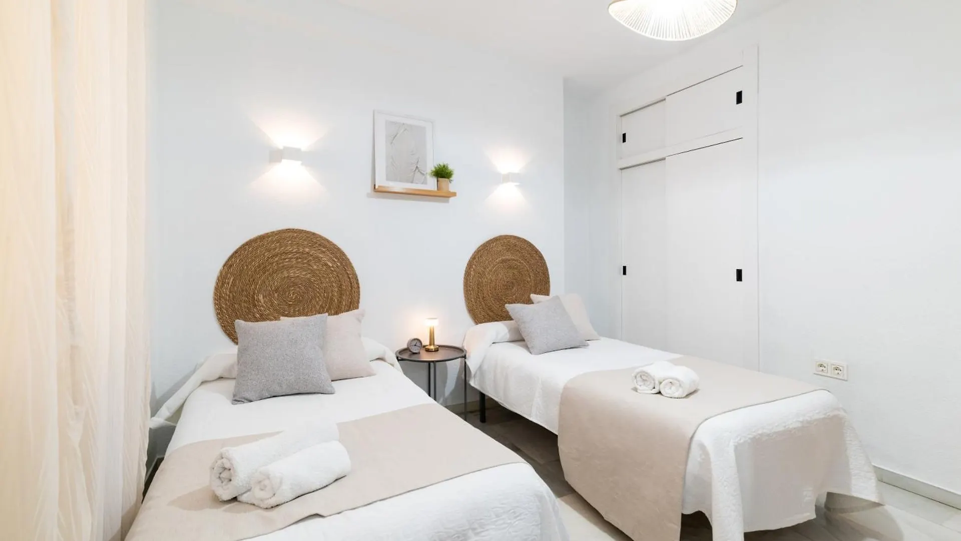 Apartamento Piso Completo Junto A Parada De Metro Maracena